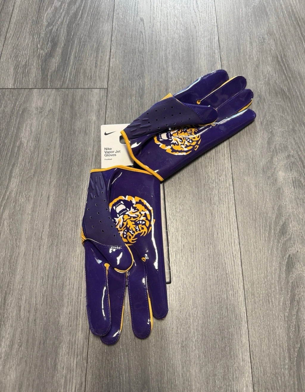 LSU gloves 🐯