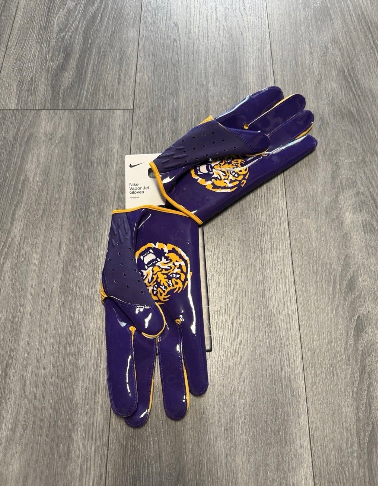 LSU gloves 🐯